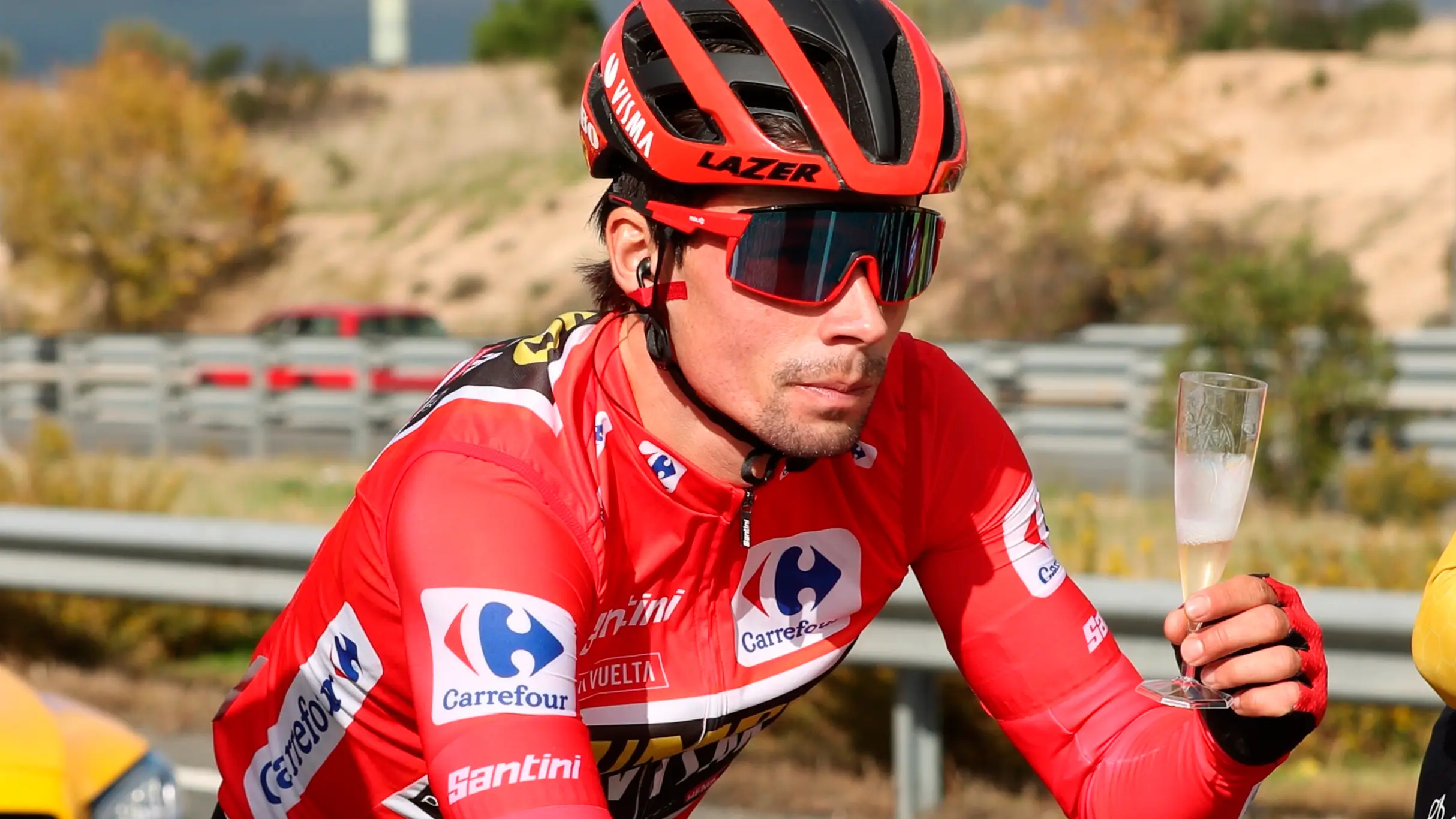 Roglic celebra su victoria en la Vuelta a Espa&ntilde;a