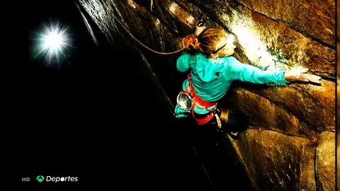 Emily Harrington entra en la historia como la primera mujer que escala 'El Capitán' en un día Emily Harrington entra en la historia como la primera mujer que escala 'El Capitán' en un día