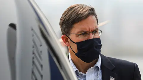 Donald Trump anuncia en Twitter el despido "inmediato" de su secretario de Defensa, Mark Esper Donald Trump anuncia en Twitter el despido "inmediato" de su secretario de Defensa, Mark Esper