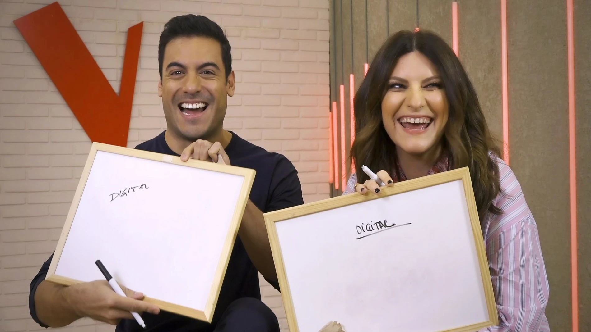 Laura Pausini y Carlos Rivera, una pareja de lo más divertida en el juego  de 'La