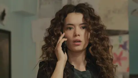 La terrible traición de Sirin que pagará más caro que nunca: delata a Sarp y Enver La terrible traición de Sirin que pagará más caro que nunca: delata a Sarp y Enver