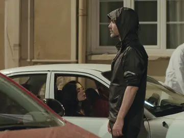 Nunca tan cerca como ahora: ¿Llegan a cruzarse las miradas de Bahar y Sarp? Nunca tan cerca como ahora: ¿Llegan a cruzarse las miradas de Bahar y Sarp?