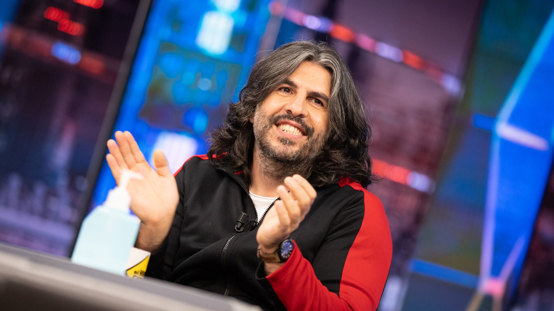 El dato revelador de 'El Hormiguero 3.0' sobre el pasado de J.J. Vaquero: "Me hicieron entrenar, me pon&iacute;an mochilas y me hac&iacute;an subir escaleras"