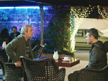 El impactante y tenso reencuentro de Enver con Sarp: “Ni se te ocurra acercaste a ellos” El impactante y tenso reencuentro de Enver con Sarp: “Ni se te ocurra acercaste a ellos”