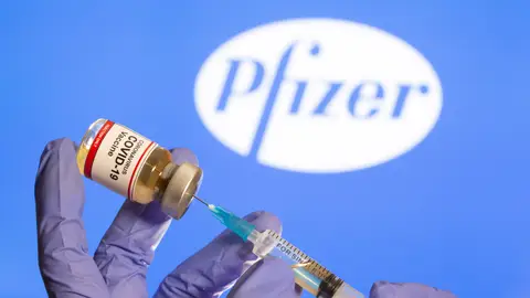 La vacuna contra el coronavirus demuestra su seguridad tras varios días administrándose en otros países La vacuna contra el coronavirus demuestra su seguridad tras varios días administrándose en otros países