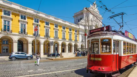 Portugal ordena el toque de queda frente al coronavirus Portugal ordena el toque de queda frente al coronavirus
