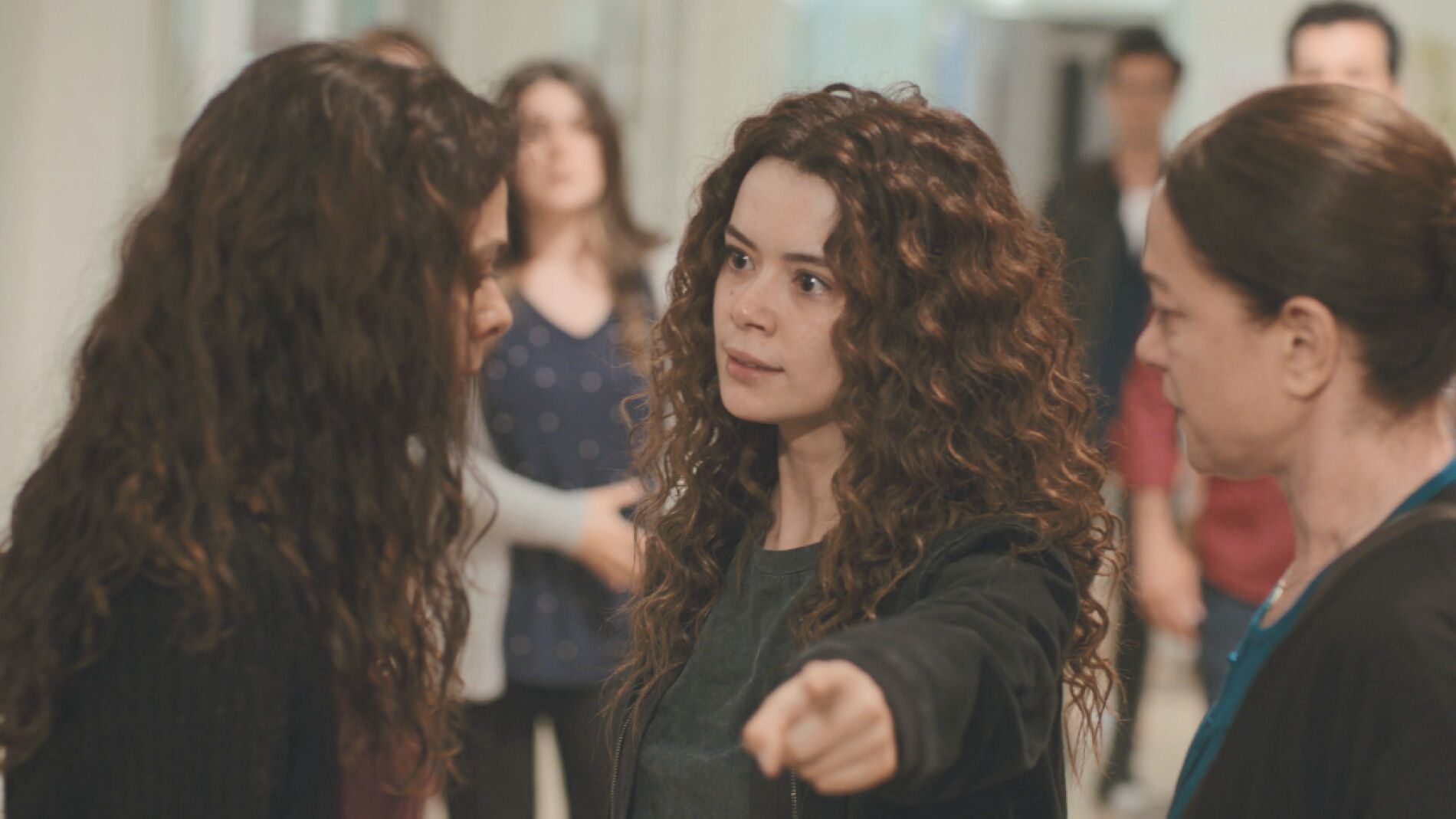 Tensi&oacute;n m&aacute;xima en el reencuentro entre Bahar y Sirin en el hospital: &ldquo;Todo esto ha pasado por tu culpa&rdquo; 