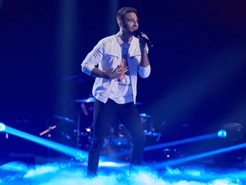 Adam Ainouz canta ‘Oye’ en la Fase Final de ‘La Voz’ Adam Ainouz canta ‘Oye’ en la Fase Final de ‘La Voz’
