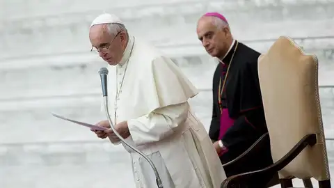 El Vaticano niega que el Papa Francisco diera 'me gusta' a la foto erótica de una modelo brasileña en Instagram El Vaticano niega que el Papa Francisco diera 'me gusta' a la foto erótica de una modelo brasileña en Instagram