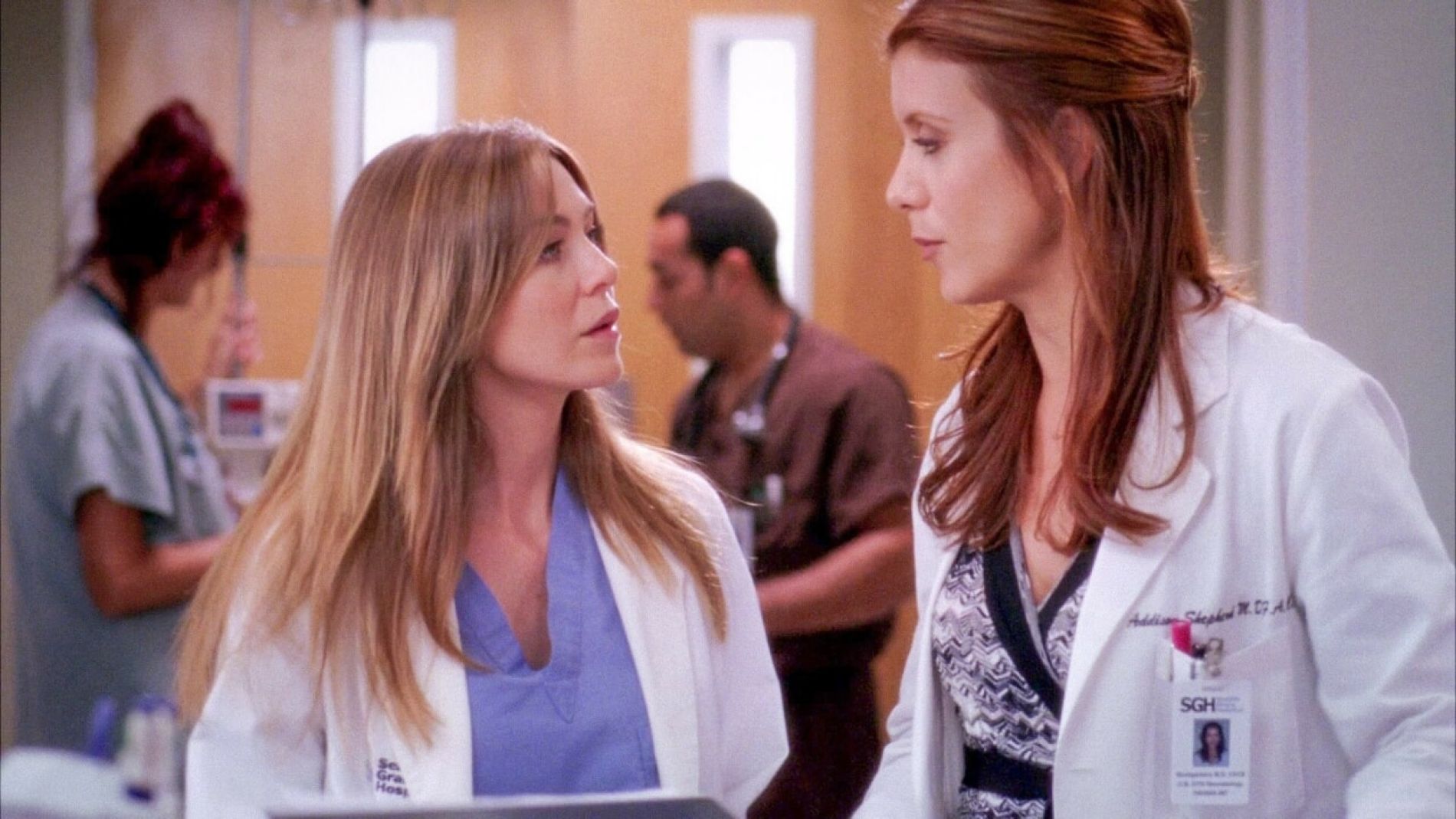 Ellen Pompeo y Kate Walsh en 'Anatomía de Grey'