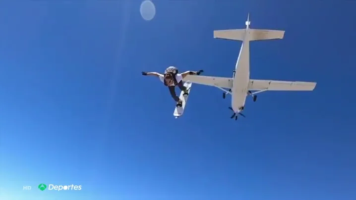 Skysurfing Skysurfing