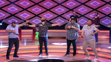 Los ‘Mactetis’ hacen pleno con mucha chiripa y lo celebran con un divertido baile