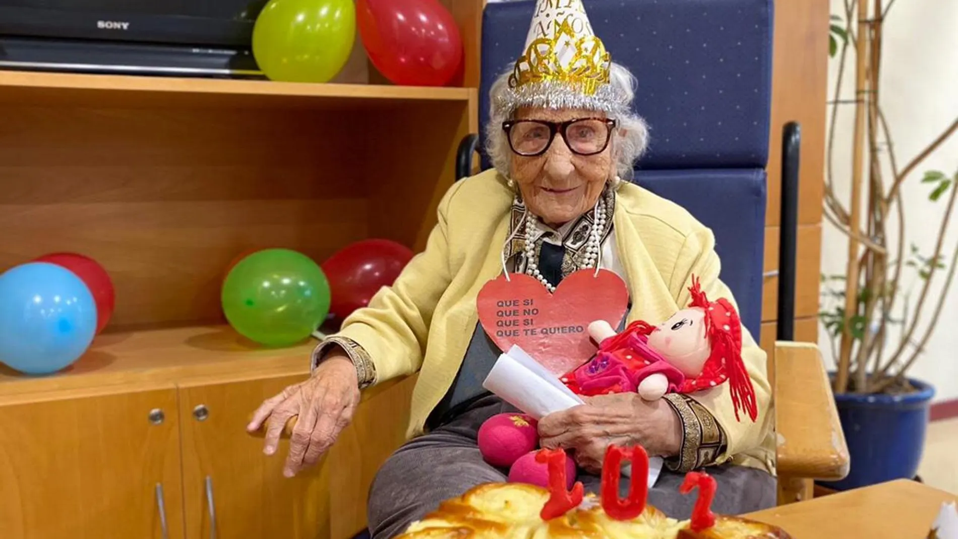 Pura, la coruñesa que cumple 107 años Pura, la coruñesa que cumple 107 años