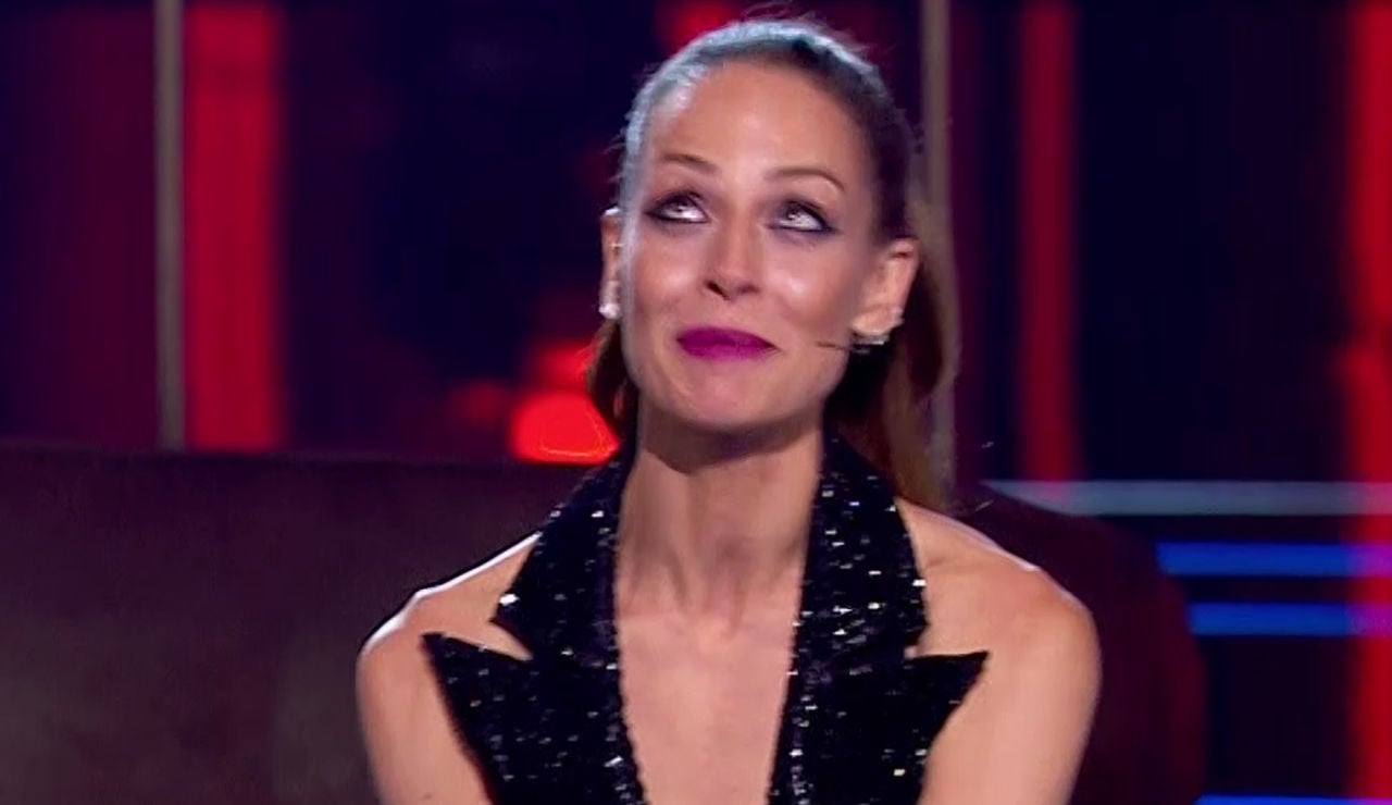  Eva González se rompe en 'La Voz' con la canción que le traslada a su infancia
