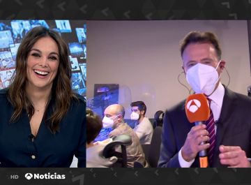 Mat&iacute;as Prats bromea con M&oacute;nica Carrilo tras su paso por 'Mask Singer'