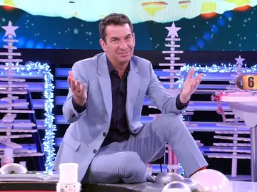 Arturo Valls lanza un debate a todos los 'ahoracaiguers': ¿Qué canción del euro es la favorita? Arturo Valls lanza un debate a todos los 'ahoracaiguers': ¿Qué canción del euro es la favorita?