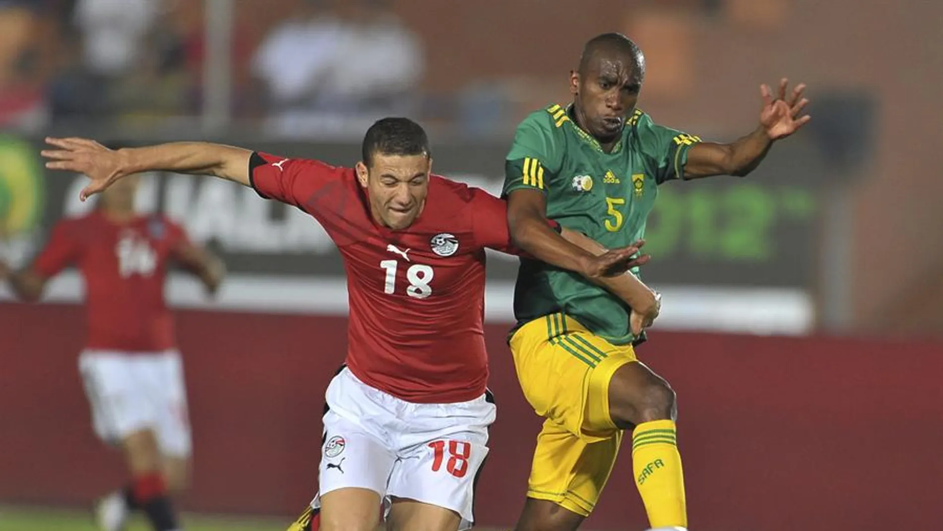 Muere Anele Ngcongca, defensa internacional sudafricano, en un accidente de tráfico Muere Anele Ngcongca, defensa internacional sudafricano, en un accidente de tráfico