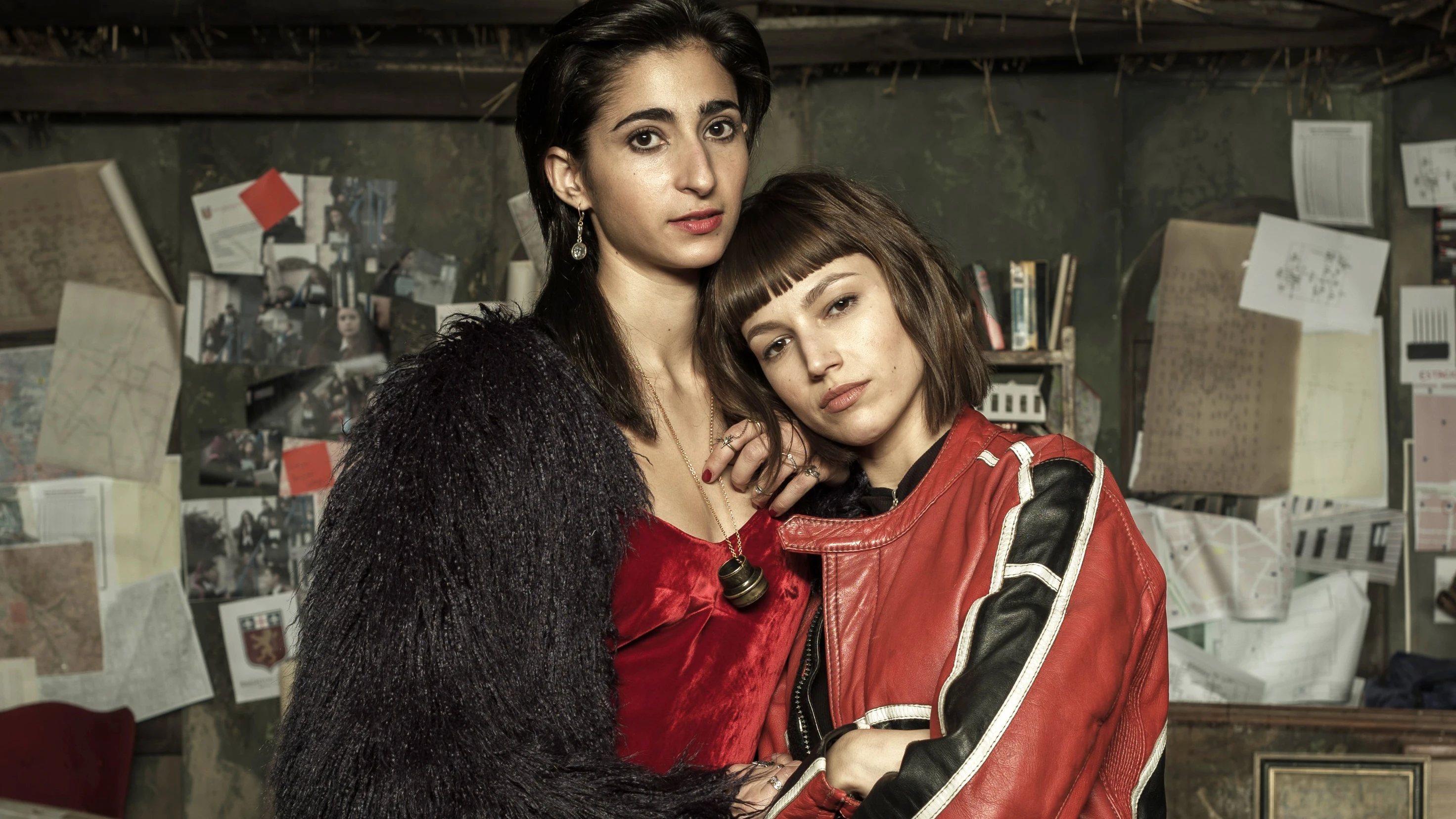 Alba Flores y Úrsula Corberó como Nairobi y Tokio en 'La casa de papel' Alba Flores y Úrsula Corberó como Nairobi y Tokio en 'La casa de papel'