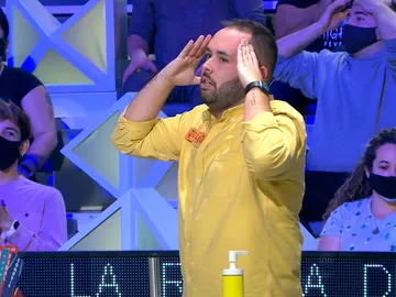 El susto de infarto de un concursante de ‘La ruleta de la suerte’: “A ver si voy a ser una ONG” El susto de infarto de un concursante de ‘La ruleta de la suerte’: “A ver si voy a ser una ONG”