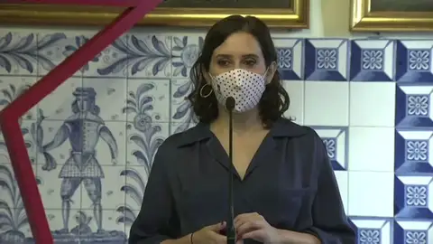 Isabel Díaz Ayuso defiende la estrategia de Madrid frente al coronavirus: "Hacer compatible la vida con la economía" Isabel Díaz Ayuso defiende la estrategia de Madrid frente al coronavirus: "Hacer compatible la vida con la economía"