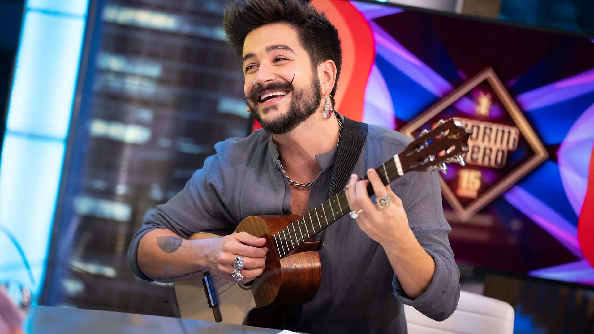 La parodia de 'Vida de rico' hecha por Camilo en 'El Hormiguero 3.0': "Ya me quiero tomar unas cañas para brindar por estar en España" La parodia de 'Vida de rico' hecha por Camilo en 'El Hormiguero 3.0': "Ya me quiero tomar unas cañas para brindar por estar en España"