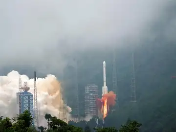 China lanza con éxito la sonda Chang'e-5 para recolectar muestras en la Luna China lanza con éxito la sonda Chang'e-5 para recolectar muestras en la Luna
