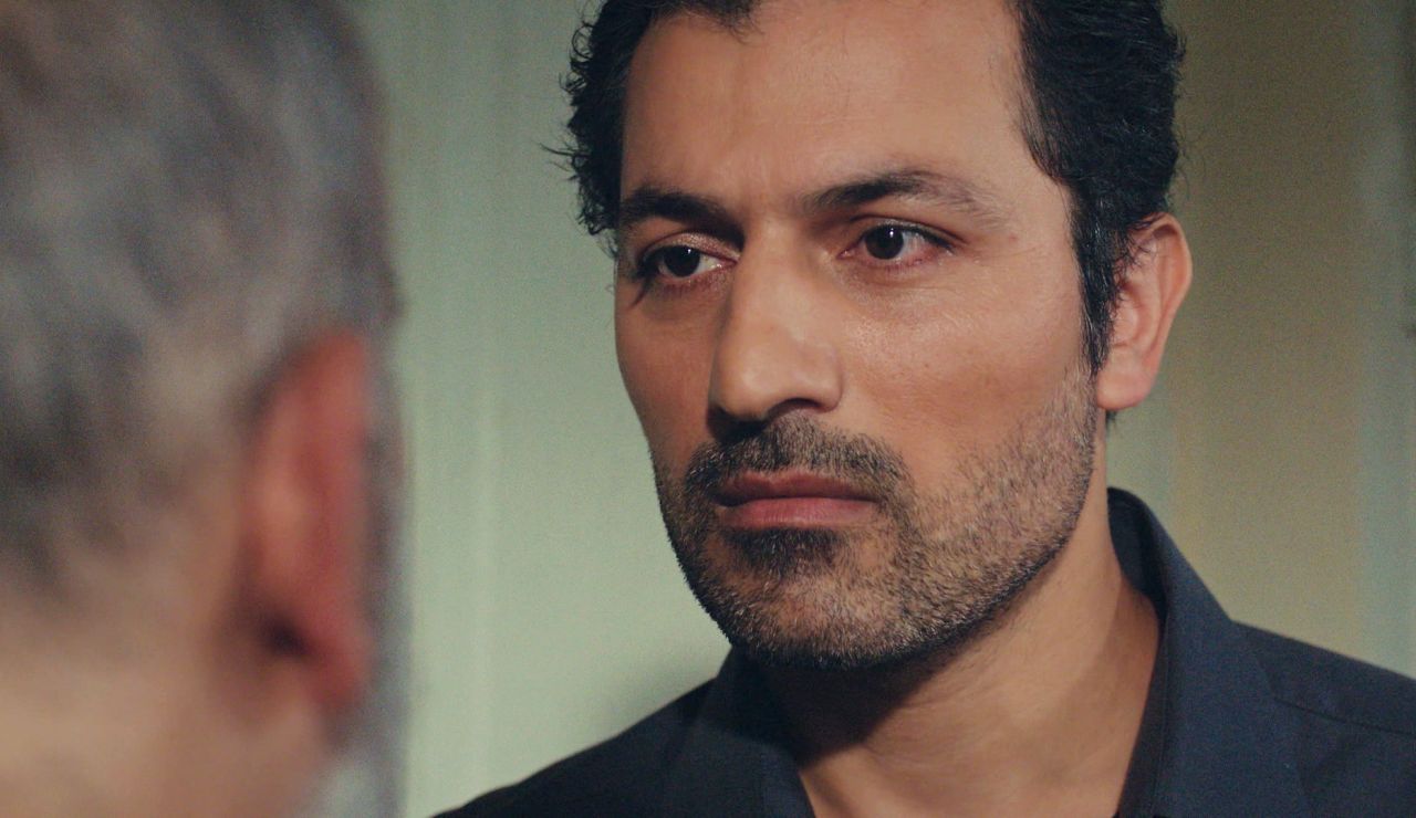 Arif expresa su deseo de futuro justo cuando Bahar da un paso atrás: "Pienso casarme con ella" Arif expresa su deseo de futuro justo cuando Bahar da un paso atrás: "Pienso casarme con ella"