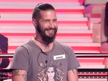 ¡Vaya cruce de 'zascas'! El divertido pique de Arturo Valls con el "beneplácito" de un concursante de '¡Ahora caigo!' ¡Vaya cruce de 'zascas'! El divertido pique de Arturo Valls con el "beneplácito" de un concursante de '¡Ahora caigo!'