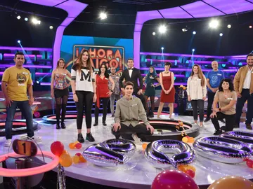 ¡Todos los secretos del programa 2.000 tras las cámaras! Así se hizo el especial '¡Ahora caigo! 2.000, El Musical' ¡Todos los secretos del programa 2.000 tras las cámaras! Así se hizo el especial '¡Ahora caigo! 2.000, El Musical'