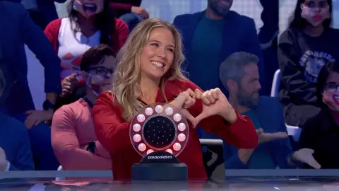 Patricia Montero y Álex Adrover: complicidad, bromas y mucho amor en el plató de ‘Pasapalabra’ Patricia Montero y Álex Adrover: complicidad, bromas y mucho amor en el plató de ‘Pasapalabra’