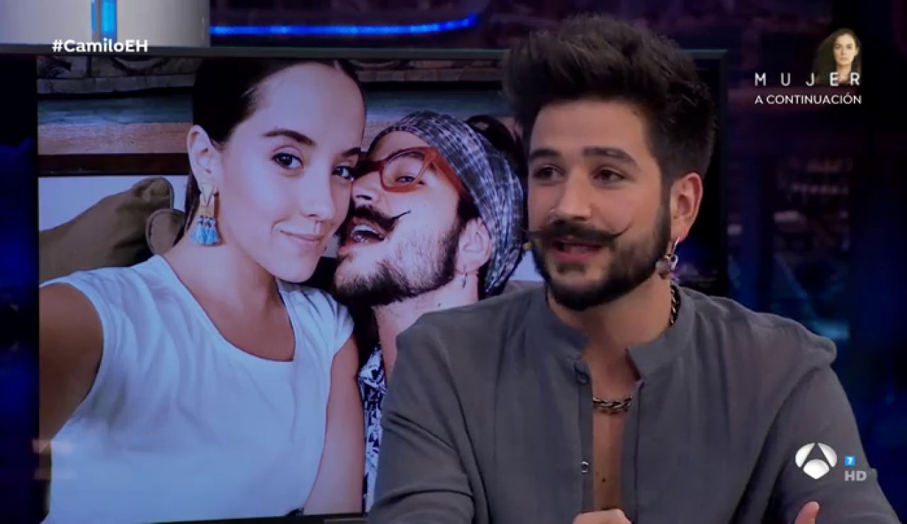 Camilo habla de cómo conoció a Evaluna, la mujer a la que dedica sus canciones: "Ella me pidió el número a mí y yo me enamoré" Camilo habla de cómo conoció a Evaluna, la mujer a la que dedica sus canciones: "Ella me pidió el número a mí y yo me enamoré"