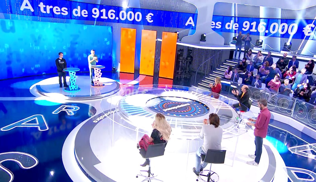 Pablo tienta a la suerte en 'El Rosco' frente a Luis y a sólo tres preguntas del bote de 'Pasapalabra': "¿Quién sabe lo que puede salir?" Pablo tienta a la suerte en 'El Rosco' frente a Luis y a sólo tres preguntas del bote de 'Pasapalabra': "¿Quién sabe lo que puede salir?"