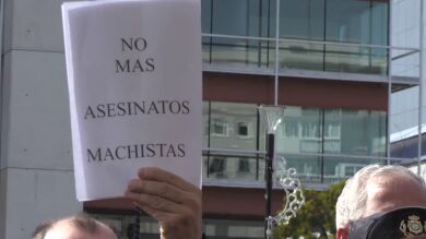 Encuentran los cadáveres de una pareja en la casa donde estaban sus hijos pequeños e investigan si se trata de violencia machista