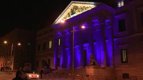 El Congreso iluminado de morado por el Día Internacional para la Eliminación de la Violencia contra la Mujer El Congreso iluminado de morado por el Día Internacional para la Eliminación de la Violencia contra la Mujer