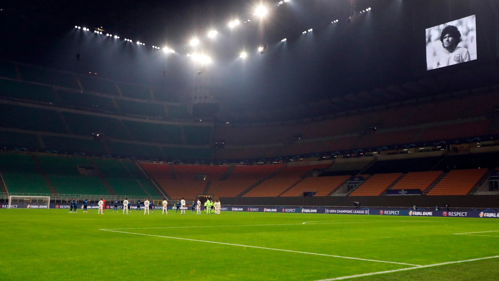 Homenaje a Maradona en San Siro Homenaje a Maradona en San Siro