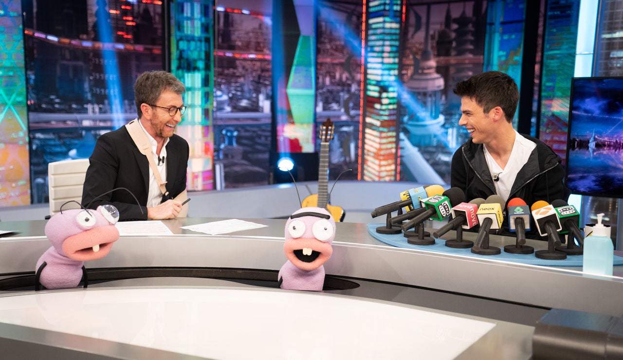 Joan Mir se sincera en el test más comprometido de 'El Hormiguero 3.0': "Como digas una palabra... te corto la cabeza" Joan Mir se sincera en el test más comprometido de 'El Hormiguero 3.0': "Como digas una palabra... te corto la cabeza"