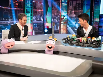 Joan Mir se sincera en el test más comprometido de 'El Hormiguero 3.0': "Como digas una palabra... te corto la cabeza" Joan Mir se sincera en el test más comprometido de 'El Hormiguero 3.0': "Como digas una palabra... te corto la cabeza"