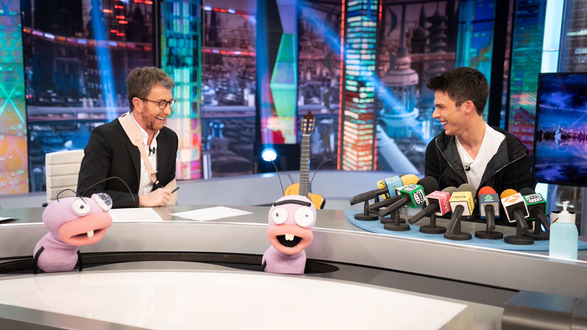 Joan Mir se sincera en el test m&aacute;s comprometido de 'El Hormiguero 3.0': "Como digas una palabra... te corto la cabeza"