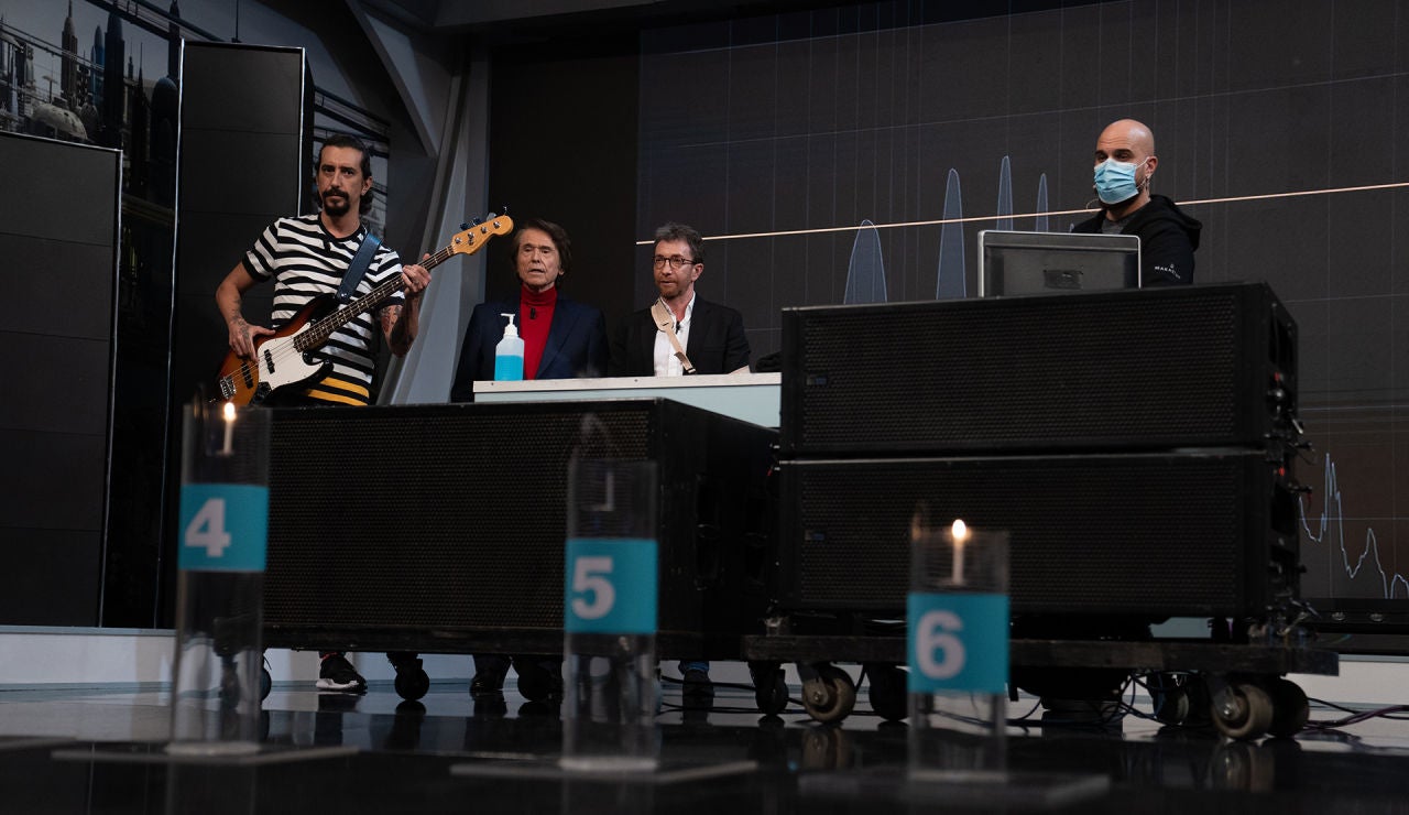 Apagar velas con música: la ciencia musical de Marron con la que sorprende a Raphael en 'El Hormiguero 3.0' Apagar velas con música: la ciencia musical de Marron con la que sorprende a Raphael en 'El Hormiguero 3.0'