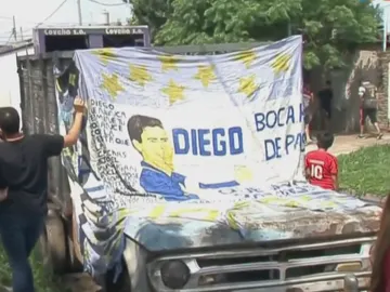 Argentina desolada por la muerte de Maradona Argentina desolada por la muerte de Maradona