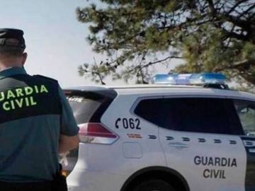 La Guardia Civil rescata a 2 personas de avanzada edad de un incendio en Tomelloso