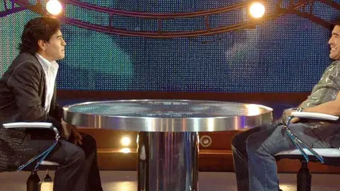 El día que Maradona se entrevistó a sí mismo y confesó qué pondría en su lápida tras su muerte El día que Maradona se entrevistó a sí mismo y confesó qué pondría en su lápida tras su muerte