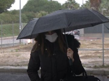 Irene Rosales a su llegada al tanatorio