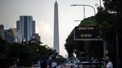 Imagen de un cartel de agradecimiento a Maradona en Buenos Aires Imagen de un cartel de agradecimiento a Maradona en Buenos Aires