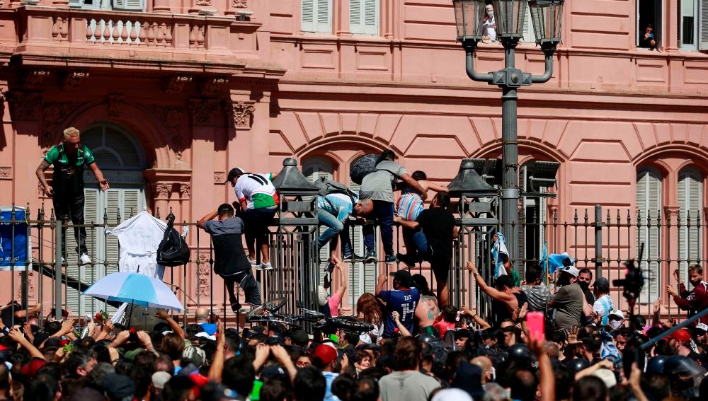 Los aficionados asaltan la Casa Rosada