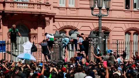 Los aficionados asaltan la Casa Rosada Los aficionados asaltan la Casa Rosada