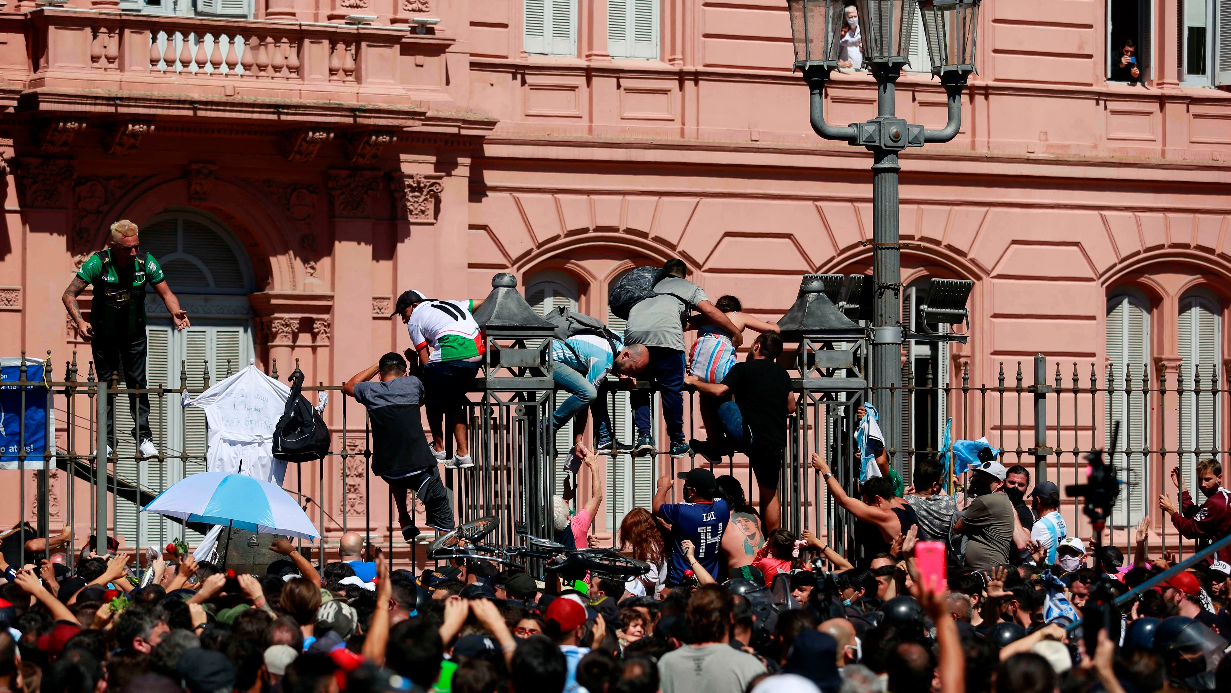 Los aficionados asaltan la Casa Rosada Los aficionados asaltan la Casa Rosada