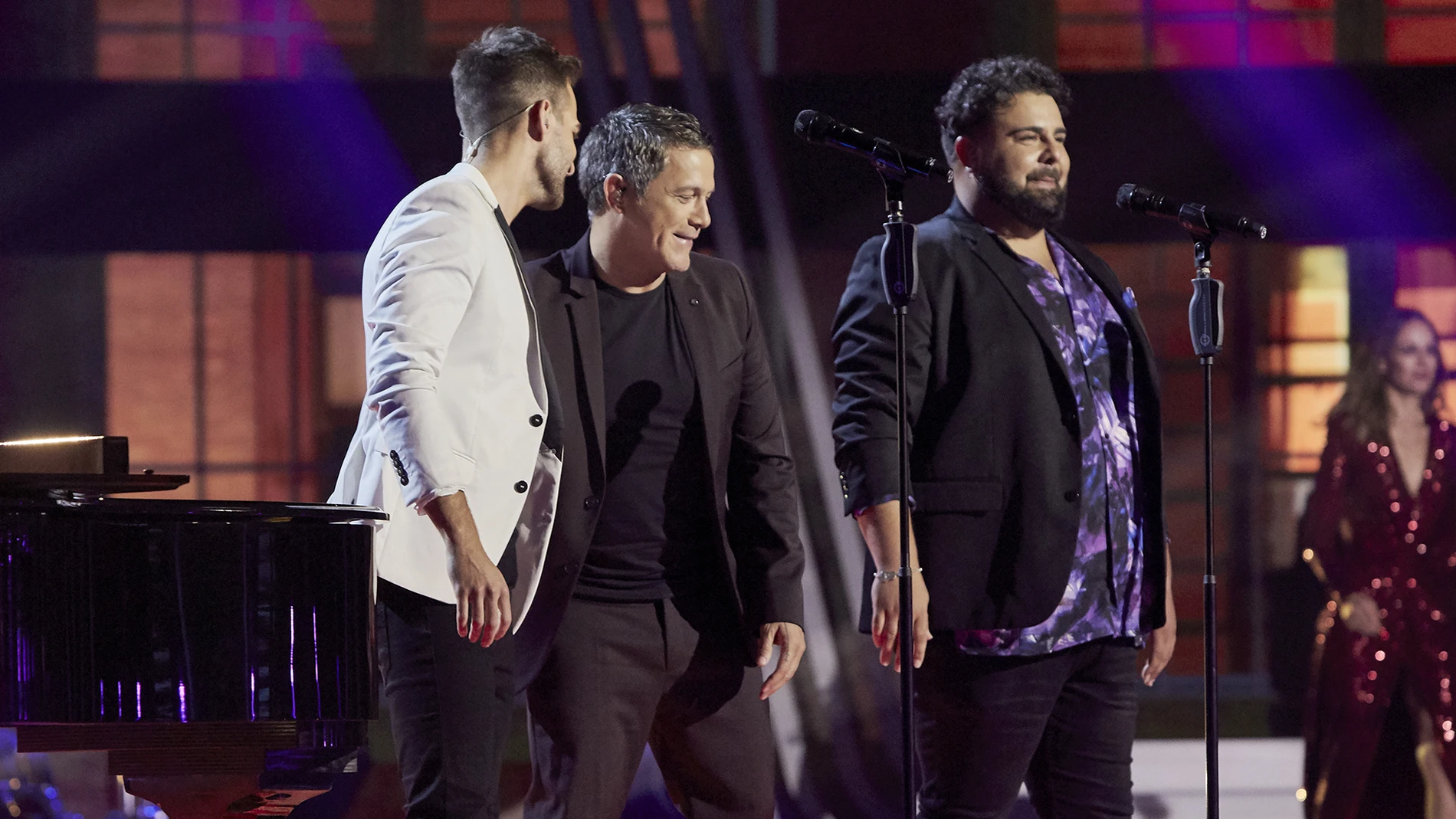 Alejandro Sanz, Adam Ainouz y Rafael Ruiz cantan ‘Viviendo deprisa’ en la Semifinal de ‘La Voz’