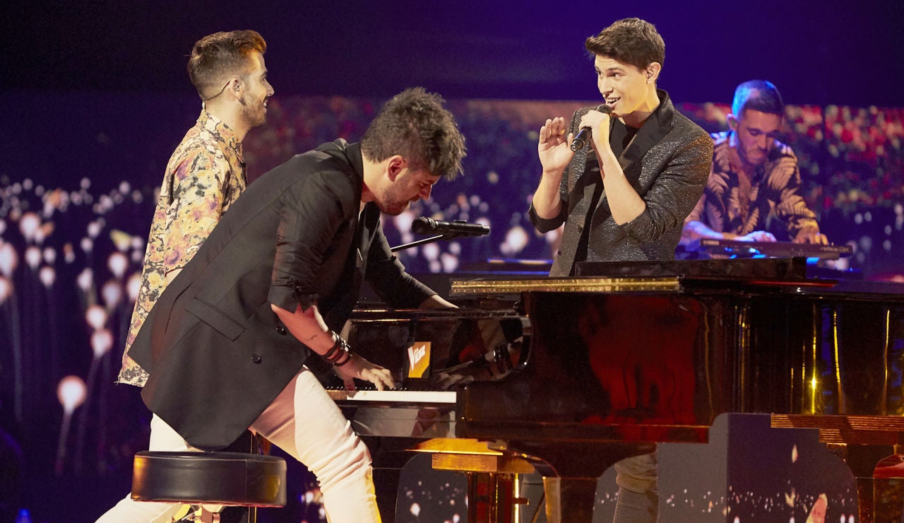 Pablo López, Miguelichi y Roger Padrós cantan ‘Mariposa’ en la Semifinal de ‘La Voz’ Pablo López, Miguelichi y Roger Padrós cantan ‘Mariposa’ en la Semifinal de ‘La Voz’
