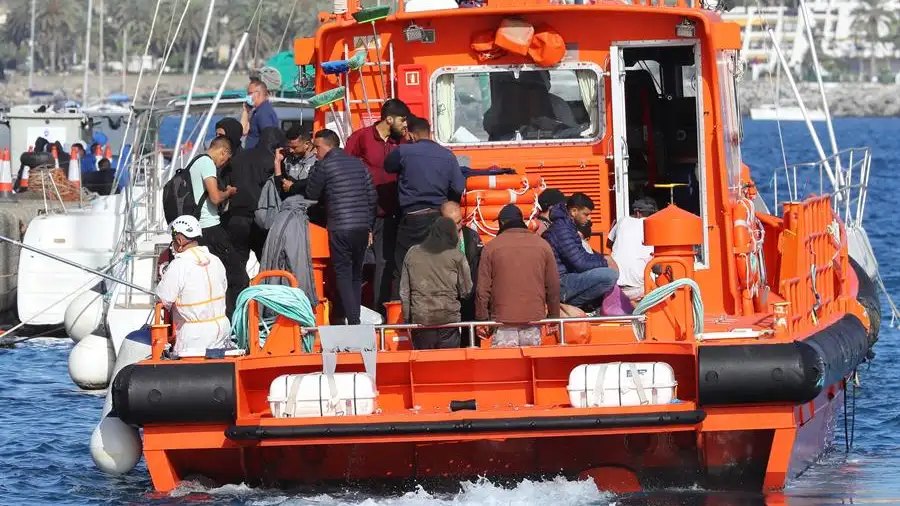 El Defensor del Pueblo pide a Interior el cierre del campamento para migrantes de Arguinegu&iacute;n